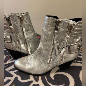 Modern Vice Silver Leather Heeled Boots.